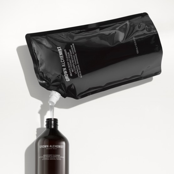 Grown Alchemist Revive Body Cleanser Refill - Відновлюючий Гель для тіла Герань, Мандарин, Кедр (рефіл-наповнювач), 1 л