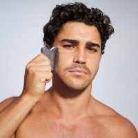 Скульптурування обличчя нового покоління: Cryo Balls та Gua Sha від Grown Alchemist
